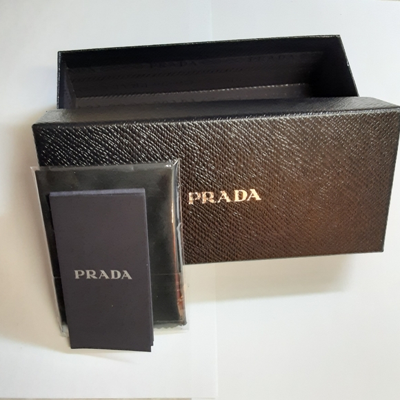 Prada sunglasses 56mm - Picture 4 of 4